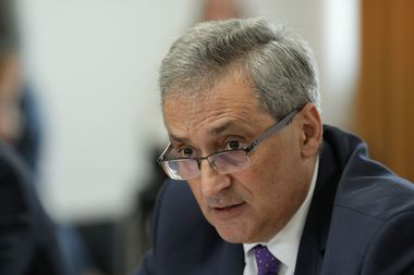 Vela: Aveam informaţii că primari PSD incitau oamenii să meargă în număr mare la biserică în noaptea de Înviere / Despre măsurile decise privind împărţirea Luminii Sfinte:  E chiar mai bine ca la magazin, că la magazin, la raft, se înghesuie lumea